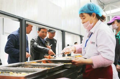 市教育局机关党员走进亳州工业学校开展主题党员活动日走基层活动